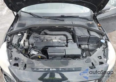 2013 Volvo S60 T5 z USA, uszkodzony, nr VIN YV1612FS3D1219105